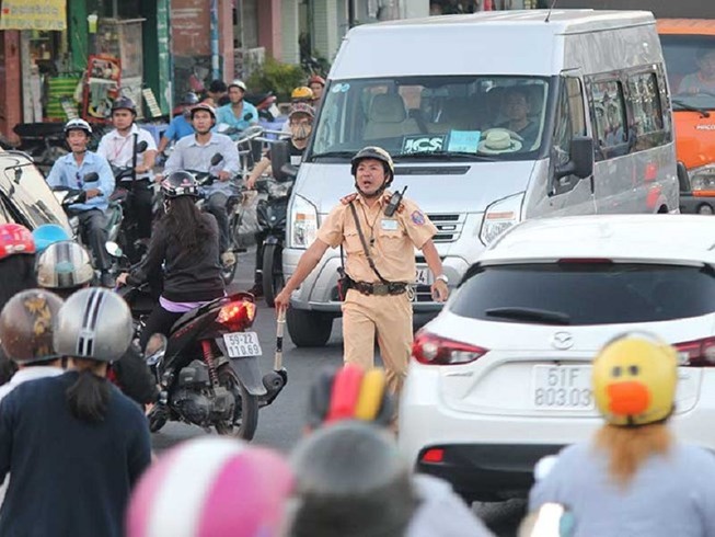 Những lời giải thích cười ra nước mắt của lãnh đạo