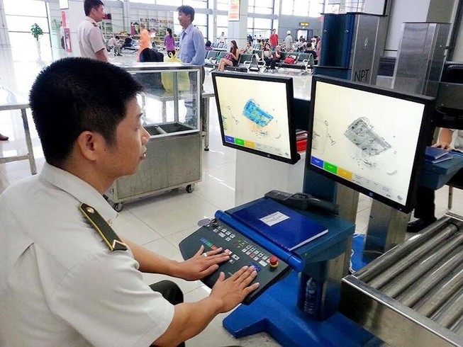 Mang thực phẩm sai quy định lên máy bay: Phạt 3 năm tù