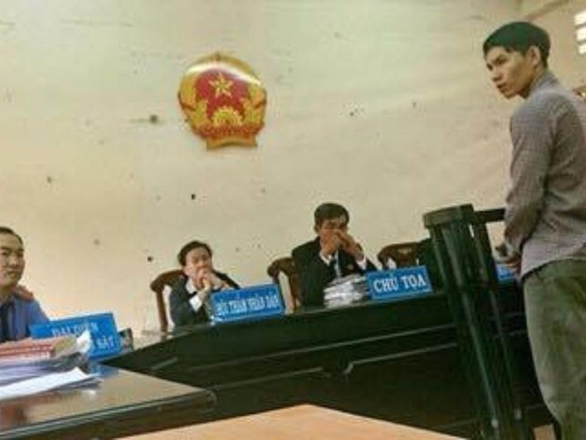 Hiếp dâm trẻ em hay chỉ trộm gà?