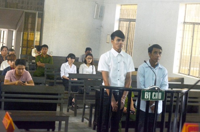 Trả tự do cho người lái máy cày gây tai nạn trên rẫy