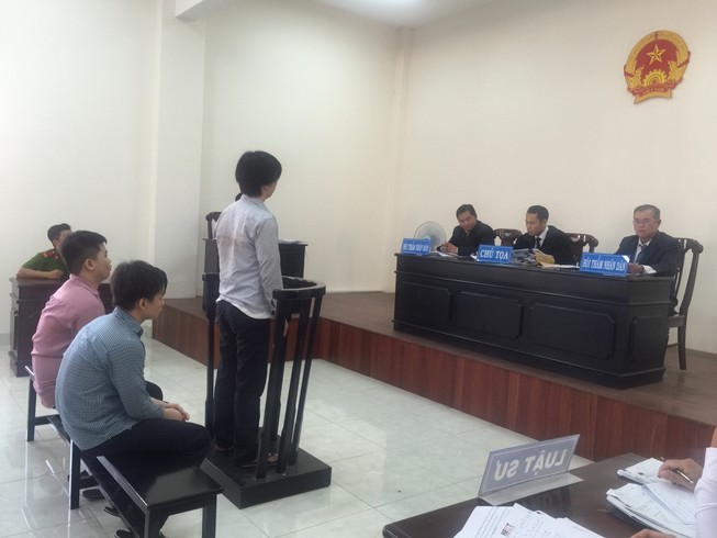 Tiếp tục thả thêm một bị can vụ trộm vàng khó xử ở Bình Chánh