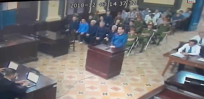 Vũ 'nhôm' viết gì trong gần... 10 trang giấy?