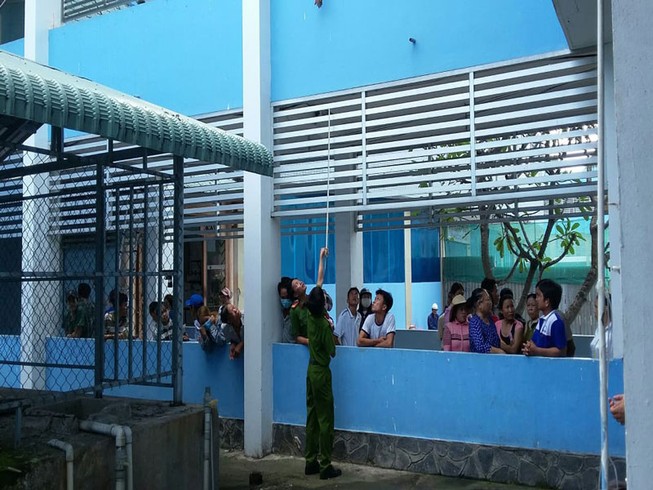 Nữ nhân viên y tế nhảy lầu bệnh viện