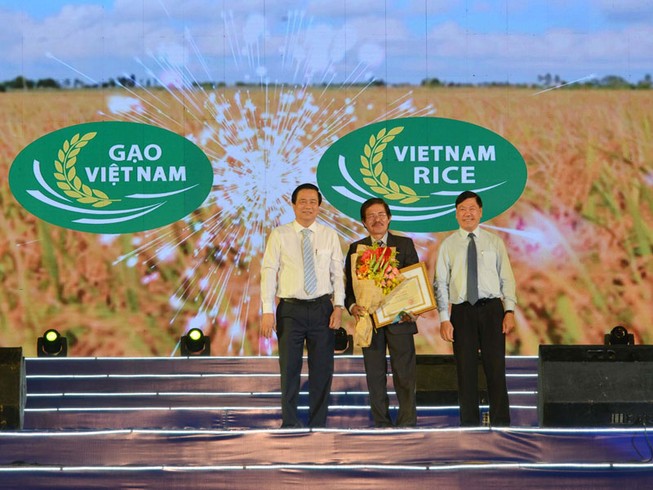 Công bố logo thương hiệu gạo Việt tại Festival lúa gạo lần III