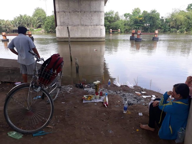 Tìm thấy thi thể học sinh lớp 7 bị đuối nước khi tắm sông