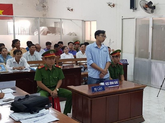Vụ tông chết người đi bộ: 18 tháng tù còn bồi thường, trợ cấp