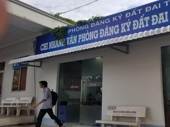 Một giám đốc ở Cà Mau bị kiểm điểm vì... lính nhận hối lộ