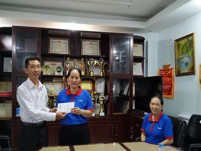Công nhân vệ sinh Cà Mau trả lại 38 triệu đồng nhặt được