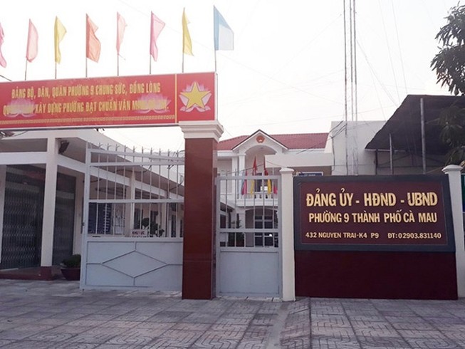 Khởi tố phó chủ tịch phường vì 'nhận tiền không khách quan'