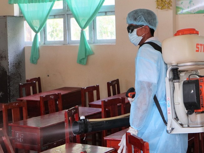 74 học sinh ở U Minh Hạ phải đến trạm y tế điều trị
