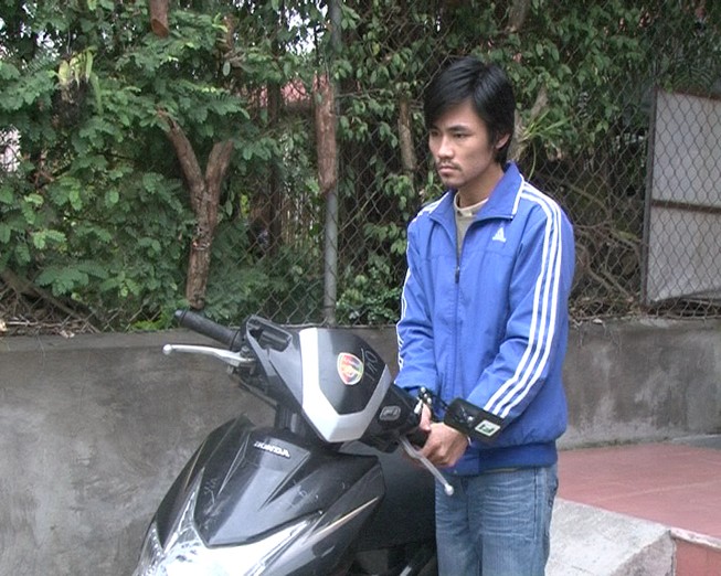 Vừa ra tù lại đi ăn trôm xe máy