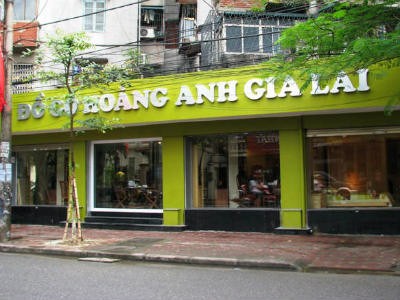 Em trai quyền lực sau bầu Đức