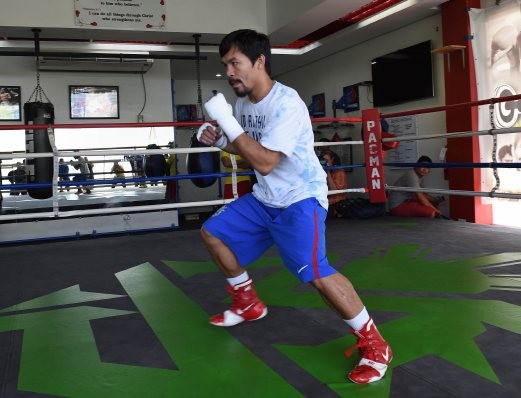 Miệt thị người đồng tính, người hùng boxing lãnh đủ