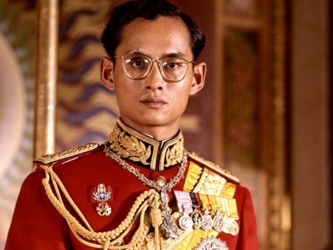 Cuộc đời vua Thái Lan qua hình ảnh