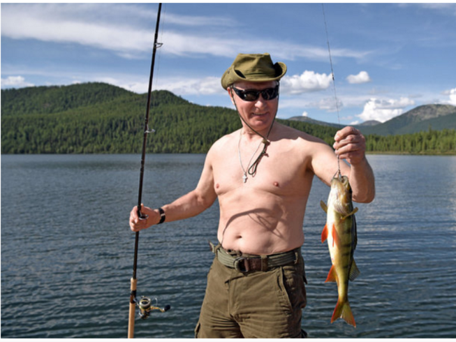 Ông Putin cởi trần câu cá, hái nấm trong kỳ nghỉ