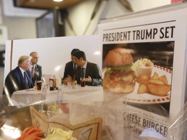 Hamburger đãi Tổng thống Trump cháy hàng ở Nhật
