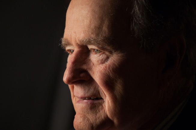 Cựu Tổng thống Mỹ George H.W. Bush qua đời ở tuổi 94