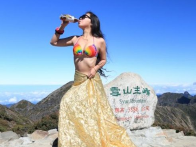 Cô gái thiệt mạng vì diện bikini leo núi