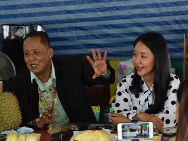 'Vua sầu riêng' treo thưởng 7,3 tỉ đồng kén rể