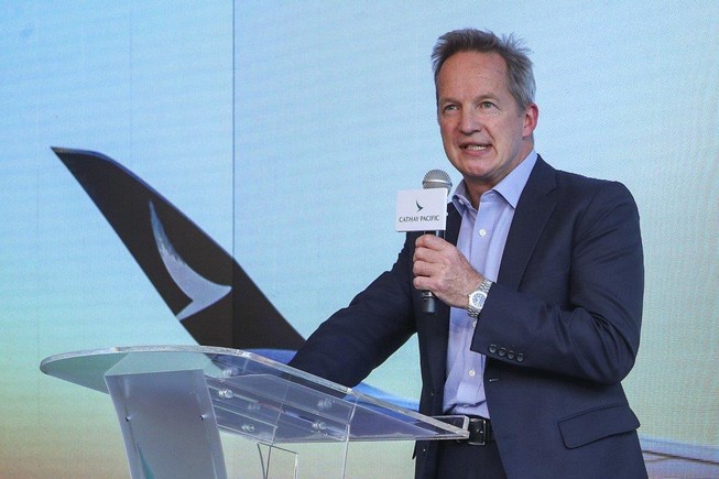 Áp lực biểu tình Hong Kong, CEO hãng Cathay Pacific từ chức