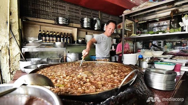 Vị ngon kỳ lạ của nồi nước dùng được nấu suốt 45 năm
