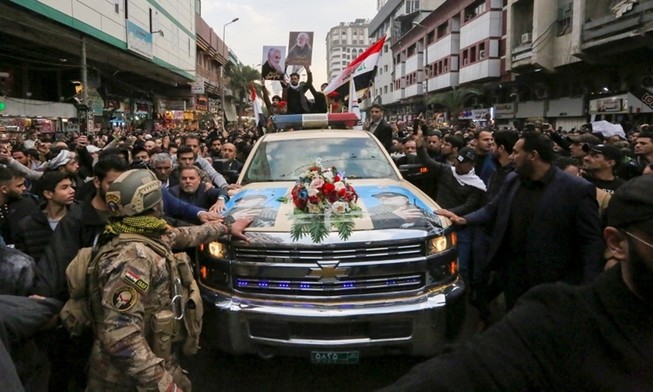 Hàng ngàn người dự lễ tang tướng Iran Soleimani