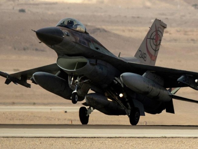Ngoại ô Damascus bị không kích nghi do F-16 của Israel làm, một máy bay chở khách phải hạ cánh khẩn cấp. Ảnh: AP