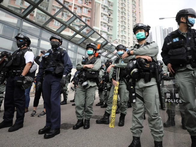 Cảnh sát chống bạo động ở Hong Kong. Ảnh: AFP