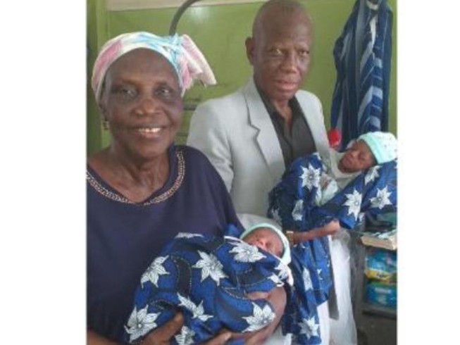 Bà mẹ Nigeria sinh đôi ở tuổi 68. Ảnh: LUTH