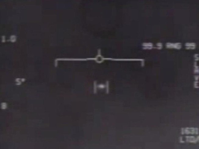 Hình ảnh UFO được phi công My ghi lại khi đang bay huấn luyện. Ảnh chụp từ video