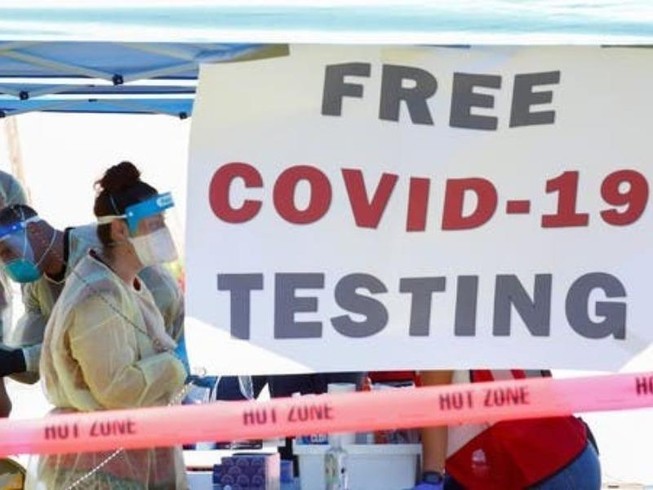 Điểm xét nghiệm COVID-19 miễn phí ở TP Denver, bang Colorado, Mỹ. Ảnh: REUTERS