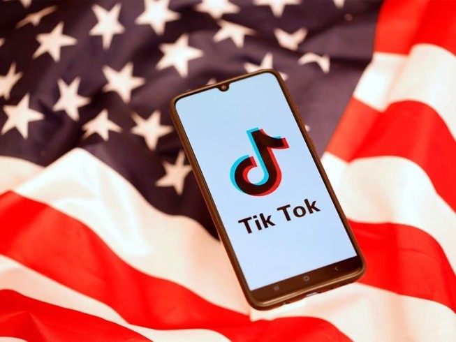 Mỹ đang cân nhắc cấm các ứng dụng mạng xã hội của Trung Quốc, trong đó có cả TikTok. Ảnh: REUTERS