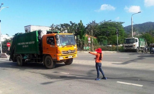 Người dân lại chặn xe rác, Chủ tịch Đà Nẵng chỉ đạo khẩn