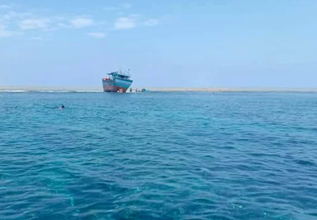 Tàu Trung Quốc ngăn ngư dân Việt Nam cứu nhau ở Hoàng Sa