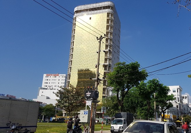 Kính phản quang rọi nhà dân, Đà Nẵng ra công văn chấn chỉnh