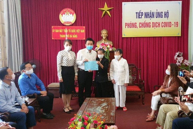 Đà Nẵng nhận 85 tấn gạo ủng hộ cho cây ATM gạo