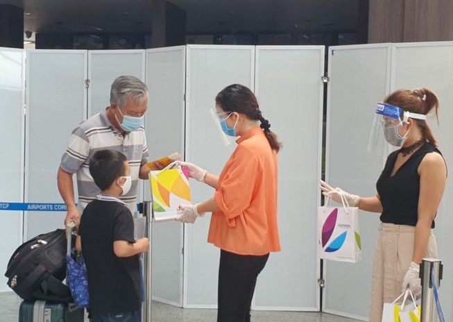 Du khách lên máy bay về quê: 'Đà Nẵng quá tuyệt vời'