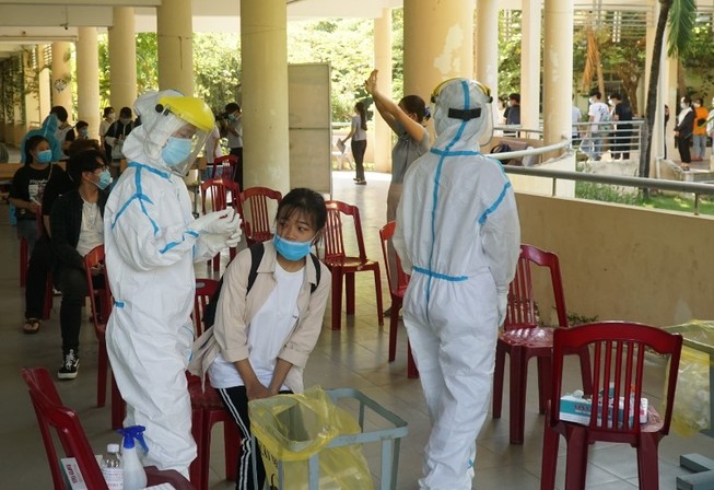 Thành ủy Đà Nẵng ra chỉ thị về ‘chung sống an toàn với dịch’