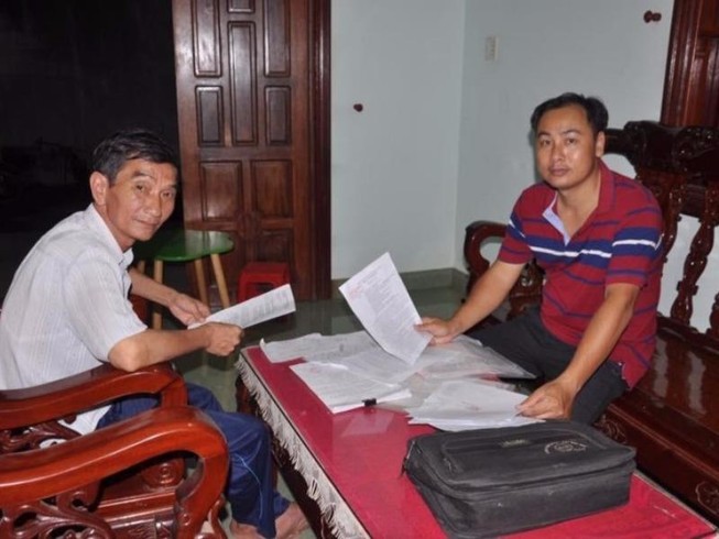 Vụ 2 cán bộ xã bị bắt giam oan: VKS bị 'tuýt còi'