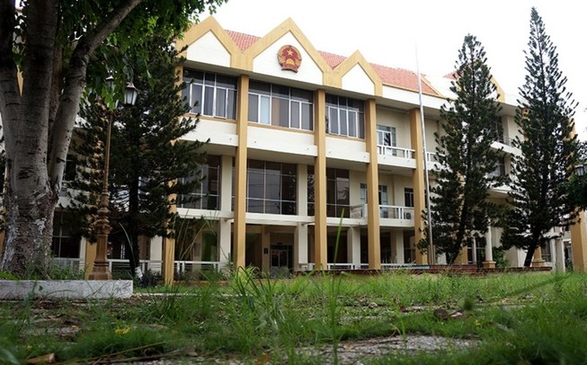 Một phụ nữ trả gần 260 tỉ đồng mua 4 trụ sở công vụ cũ