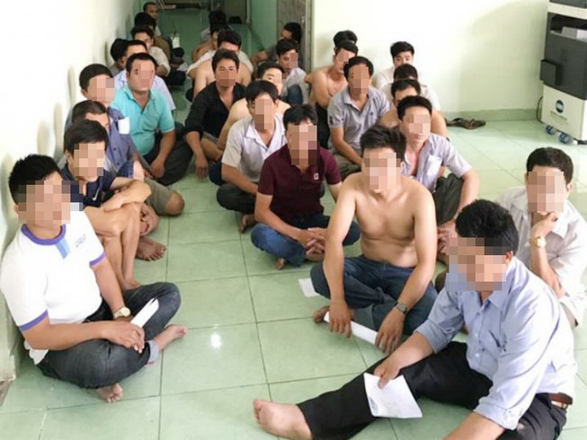 Bình Dương: Bắt 28 con bạc tại tiệc tân gia