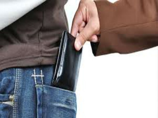 Trộm tổ chức móc túi trên xe khách giả