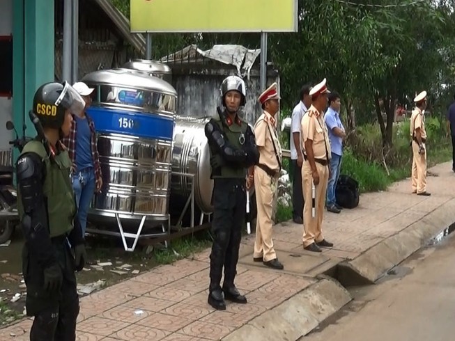 Cảnh sát được huy động đến trạm BOT tránh Biên Hòa
