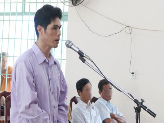 Giết người yêu rồi mua thuốc ngủ uống tự vẫn vì đòi chia tay
