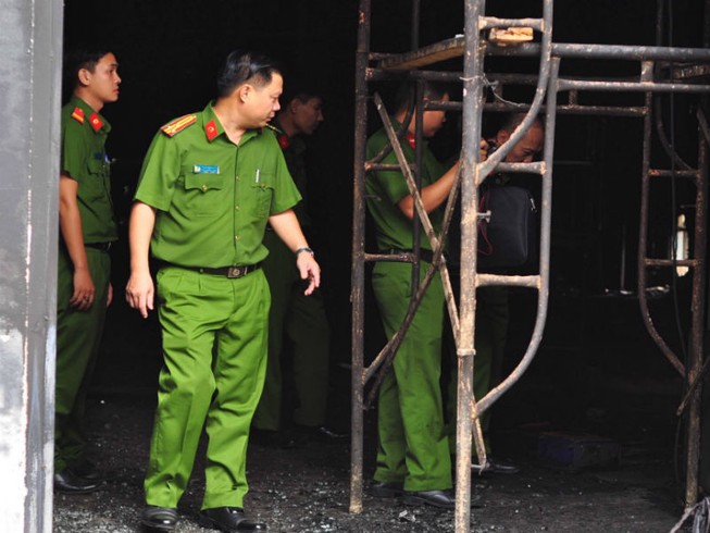 Khám nghiệm vụ cháy nhà hàng 6 người chết ở Đồng Nai