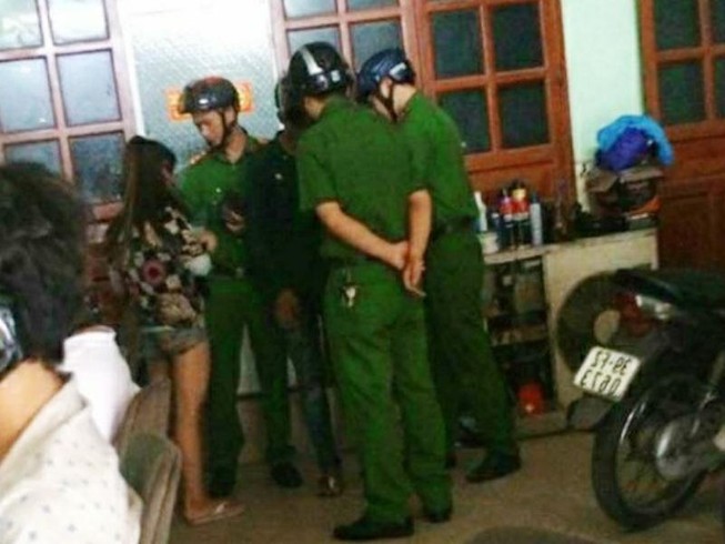 Bắt 2 nghi can giết 1 phụ nữ trong phòng trọ ở Bình Dương