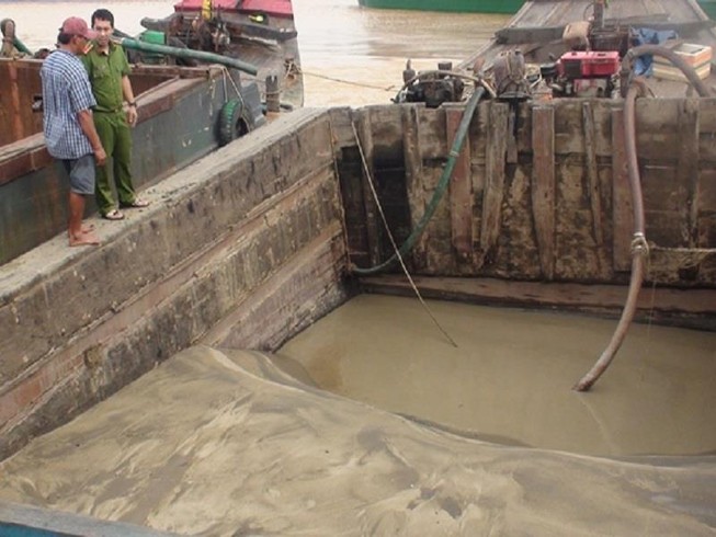 Nổ súng bắt 'cát tặc' trong đêm trên sông Đồng Nai
