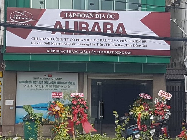 Xử phạt 15 triệu đồng vì treo biển 'Tập đoàn Địa ốc Alibaba'