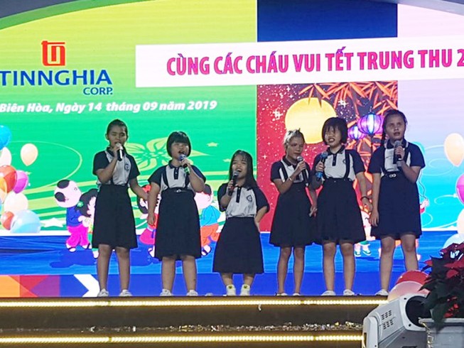 Đồng Nai: Hơn 1.000 trẻ khuyết tật, mồ côi nhận quà Trung thu