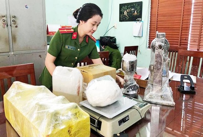 Đồng Nai: Bắt đường dây sản xuất ma túy 'khủng'